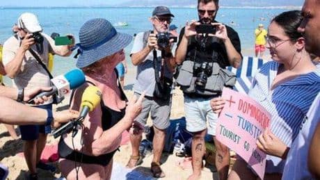 Brit tourists abandon Majorca with restaurants left empty as island rocked by protests