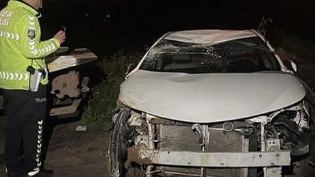 Diyarbakır'da trafik kazası! Devrilen otomobildeki 1 kişi öldü, 3 kişi yaralandı