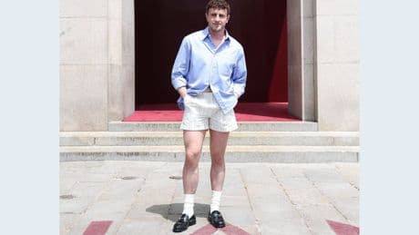 Mannen in hele korte broekjes en de terugkeer van de skinny jeans: kan je aan mode de stand van de economie aflezen?