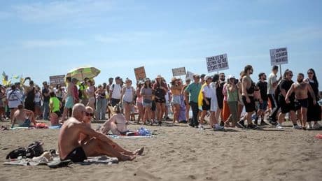 Huge blow to Canary Islands as tourists ignore 'bleak' warning