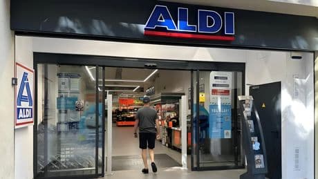 La locura por la novedad de Aldi que promete terminar con los arañazos del coche: disponible por menos de 8 euros