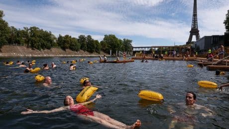 Seine closes to swimmers a day after its historic reopening