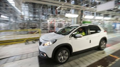 "Des pertes jusqu'à 12% du PIB": l'OCDE déboulonne une idée reçue et assure que relocaliser les usines peut appauvrir les pays