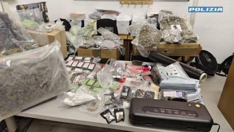 Trovati 20 chili di droga in un appartamento a San Fruttuoso, due arresti per spaccio | Foto