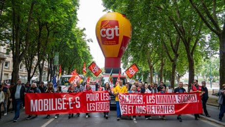 Retraites : les Français s'accrochent toujours à la barre symbolique des 65 ans