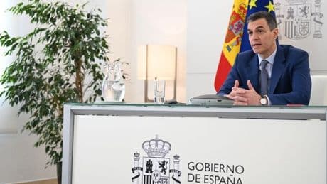 Sánchez preside hoy el comité de coordinación del plan estatal de emergencias y visitará mañana zonas afectadas por los incendios en Ourense y León