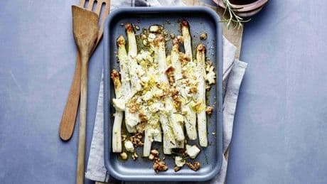Köstlich im Frühling: drei Gänge mit Spargel & Rhabarber