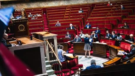 L’adoption surprise de la loi de « simplification » par l’Assemblée nationale