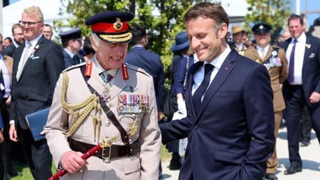 De l’aquarelle au «panier gourmet» : les nombreux cadeaux offerts par Emmanuel Macron à Charles III lors de la visite d’État