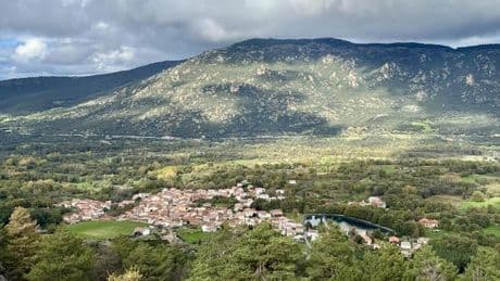 El pueblo de Ávila que enamoró a Camilo José Cela y ofrece casas desde 15.000 euros: el secreto mejor guardado de Gredos