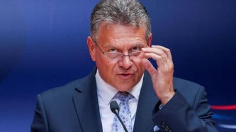 La UE y EE UU acuerdan «intensificar contactos» en su negociación comercial