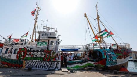 Nave «Freedom Flotilla» colpita da drone al largo di Malta: attivisti internazionali in pericolo