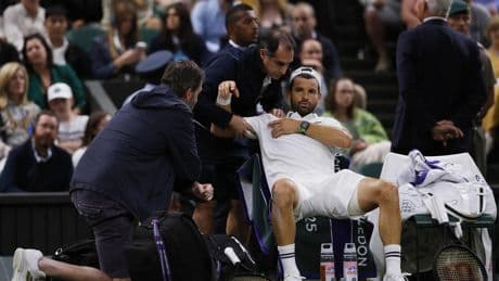 El capítulo más cruel de Wimbledon: Dimitrov abandona llorando por lesión cerca de eliminar a Sinner