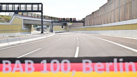 Verlängerung der Stadtautobahn eingeweiht – Demonstrationen