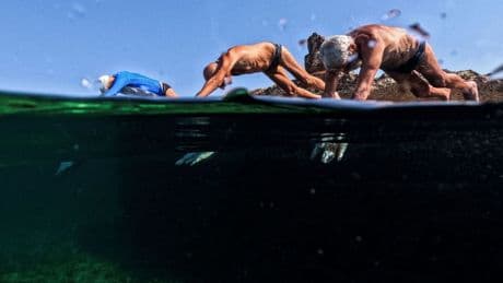Schwimmen gegen die Zeit: Kubas Senioren im Meer