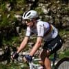 Lotte Kopecky verliest negentien minuten in bergrit Giro Donne: “Pijn aan onderrug, maar geen paniek richting Tour”