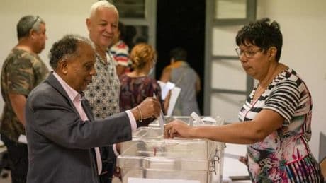 Congrès du PS : à La Réunion, un vote sous surveillance et dans un climat de suspicion