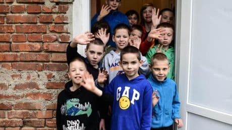 Heimat auf Zeit: Die Odyssee der Waisenkinder aus Mykolajiw