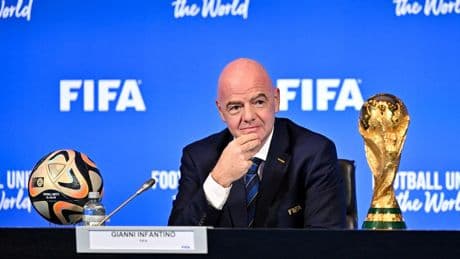 Gianni Infantino, el presidente de la FIFA, suelta la bomba: "Es posible que Cristiano pueda jugar el Mundial de Clubes"