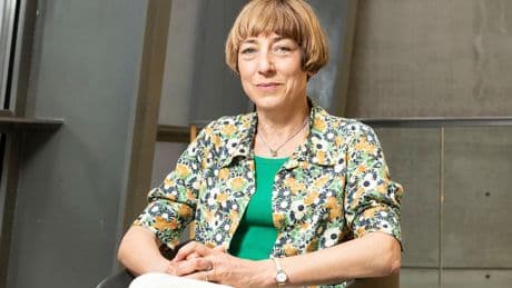 Anna Gilmore, investigadora en salud pública: “Solo cuatro productos causan al menos un tercio de todas las muertes”