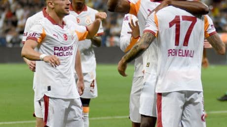 Cimbom, ilkleri yaşadı