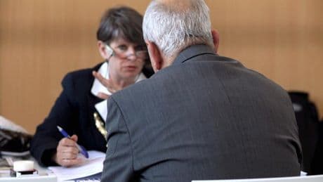 « Je connais beaucoup de choses mais je ne suis spécialiste de rien » : un job dating pour faciliter le retour à l’emploi des plus de 50 ans
