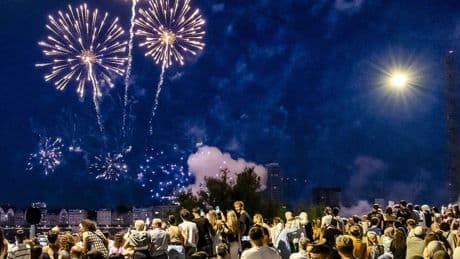 Debatte über Ersatz läuft: Unglück mit 19 Verletzten – das Ende vom Rheinkirmes-Feuerwerk?