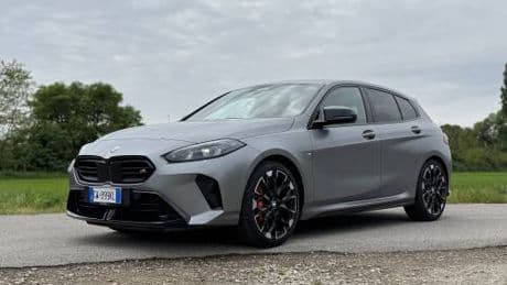 BMW M135 xDrive 2025: la Serie 1 più cattiva di tutte