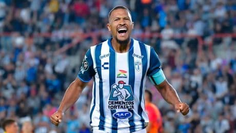 La leyenda Rondón renueva por Pachuca, rival del Madrid en el Mundial