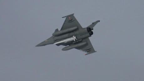 Des Rafale français avec l'arme nucléaire pour protéger l'Europe? Moscou répond à Emmanuel Macron