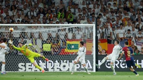 Los goles aerodinámicos de Pedri y Lamine Yamal