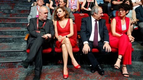 Montero admite que pedir perdón “no es suficiente” y promete “más medidas para recuperar la confianza”