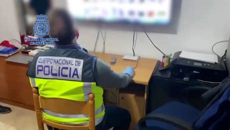 Detenido un hombre por hacerse pasar por un niño de 10 años para conseguir fotos sexuales de una menor de esa edad