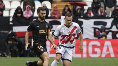Sadiq rescata un punto para el Valencia en Vallecas