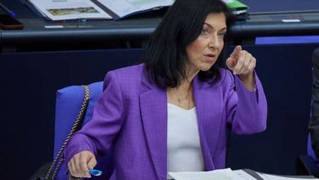 Insolventer Batteriehersteller: Wegen Northvolt: Reiche kritisiert Entscheidungen Habecks