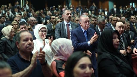 Emine Erdoğan'dan 'En Uzun Gece' destanının ilk temsiline ilişkin paylaşım: Yüreklerimize nakşetti