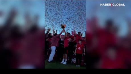 Tractor FC taraftarlarından iki rekor: Dünyanın en uzunu oldu