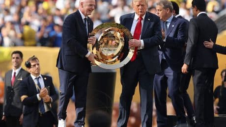 Donald Trump mag wereldbeker voor clubs houden van FIFA-baas, winnaar Chelsea krijgt replica