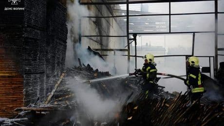 Heftige Luftangriffe treffen besonders Westen der Ukraine