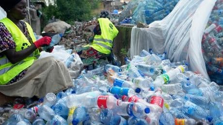 Pollution plastique : l’obstruction des pays pétroliers entraîne un échec cuisant des négociations sur un traité international