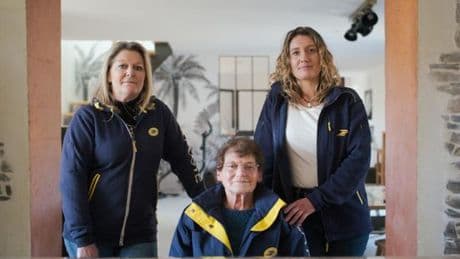 Dans la Manche, trois générations de factrices témoins d’un secteur postal en pleine transformation