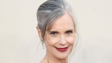 Elizabeth McGovern wishes her Downton Abbey character ‘had more interesting stories’