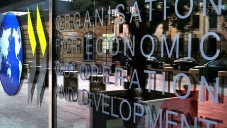 Italia, stipendi in calo: da inizio 2021 perso il 7,5% del valore reale