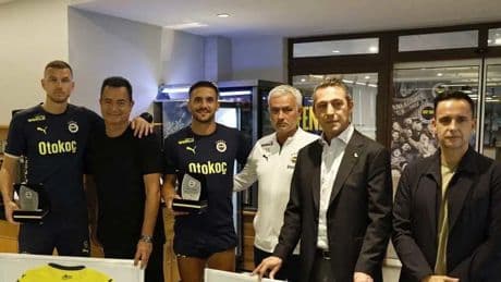 Sosyal medyada gündem olmuştu! Eleştirilen vedanın arka planı ortaya çıktı