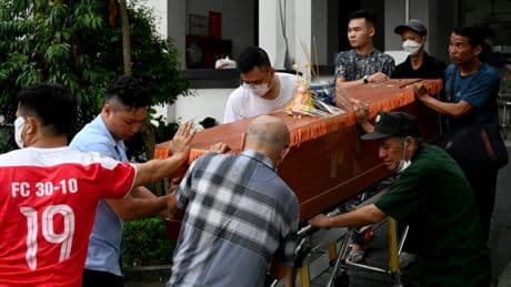 Naufrage meurtrier dans la baie d’Halong: au Vietnam, l'angoisse gagne les proches des passagers