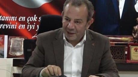 Tanju Özcan'dan sigara uygulaması: Belediyede, içmeyen daha fazla maaş alacak