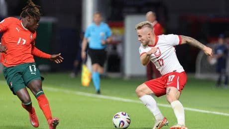 Italia, a cuartos, Portugal golea y Francia gana en el añadido