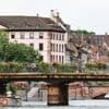 Une croix gammée gravée à Strasbourg sur un lieu dédié à la mémoire de Justes pendant la Seconde Guerre mondiale