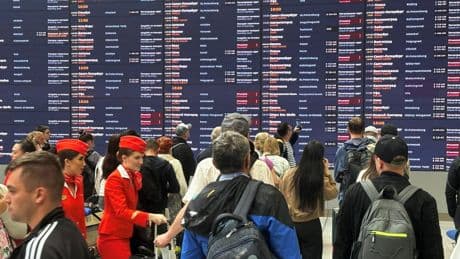 Drones ucranianos obligan a cancelar más de 110 vuelos en los aeropuertos de Moscú y San Petersburgo