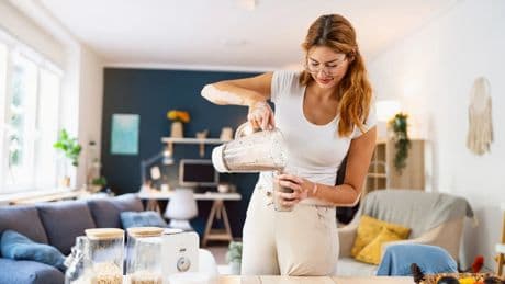 El licuado para tomar en ayunas que acelera el metabolismo y ayuda a adelgazar: este es el secreto